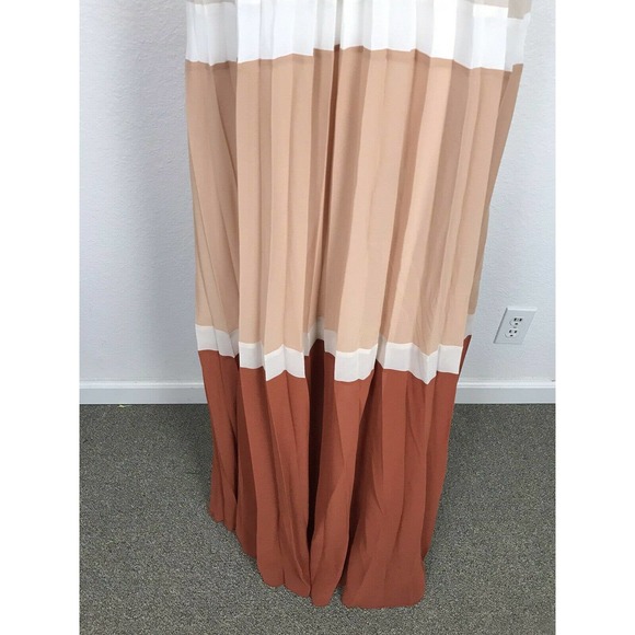 Lulu's Color Block Pleated Maxi Dress - Picture 4 of 12